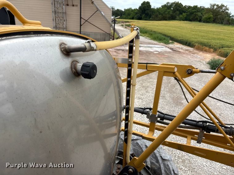 image for item DV4372 Rogator RG 1100B sprayer
