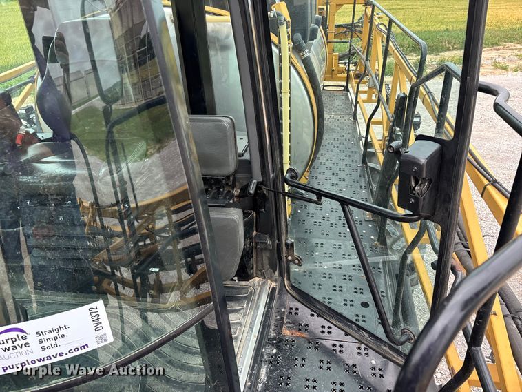 image for item DV4372 Rogator RG 1100B sprayer