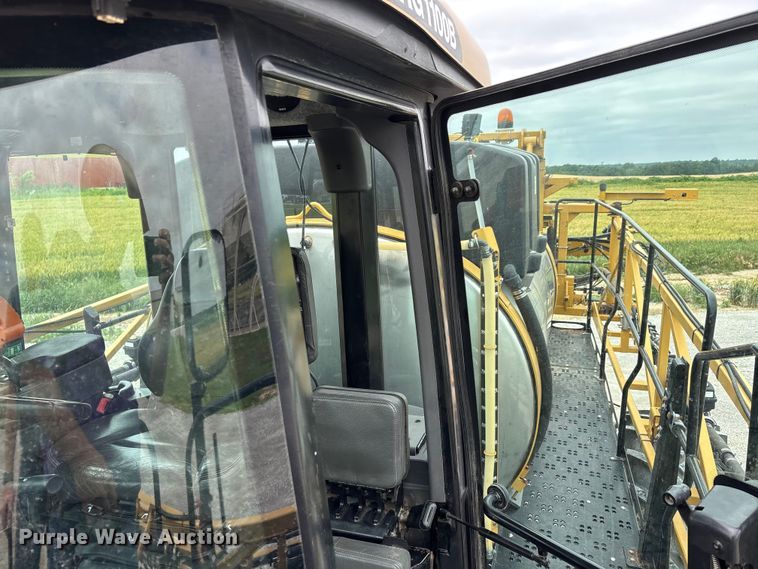image for item DV4372 Rogator RG 1100B sprayer