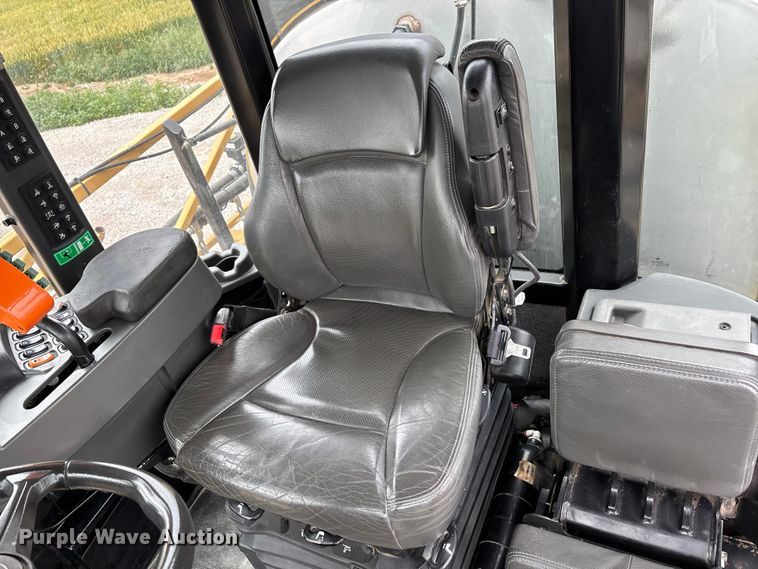 image for item DV4372 Rogator RG 1100B sprayer