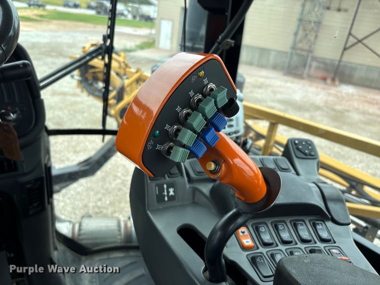 image for item DV4372 Rogator RG 1100B sprayer