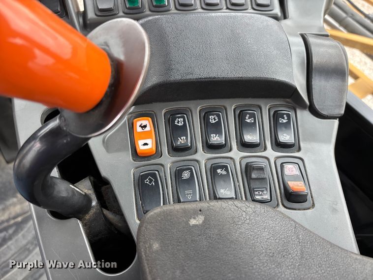 image for item DV4372 Rogator RG 1100B sprayer