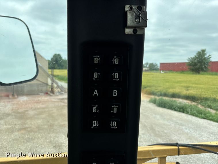 image for item DV4372 Rogator RG 1100B sprayer