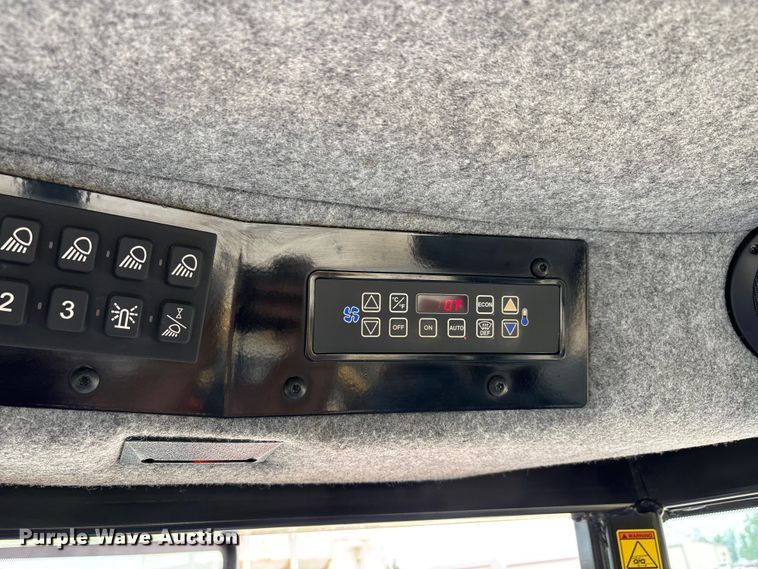 image for item DV4372 Rogator RG 1100B sprayer