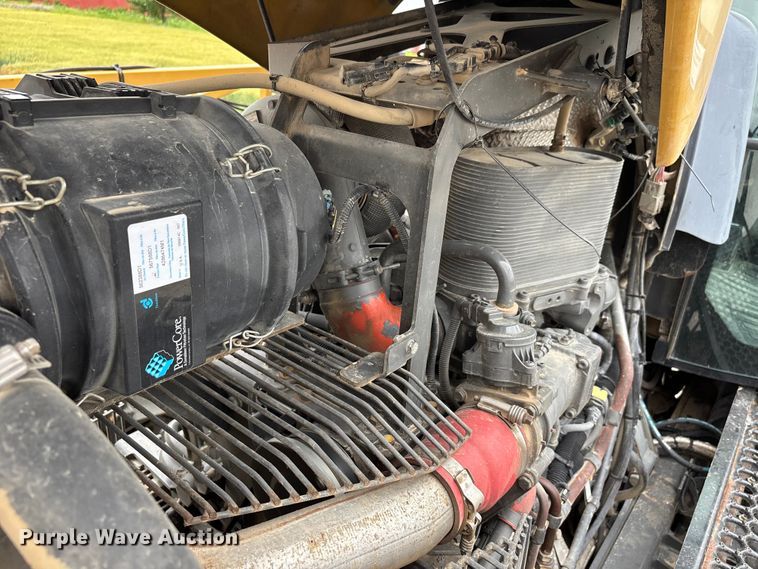 image for item DV4372 Rogator RG 1100B sprayer