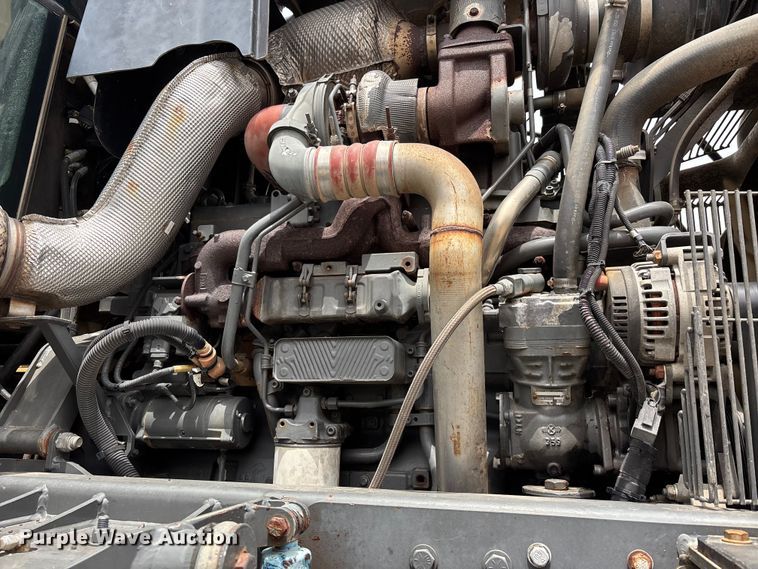 image for item DV4372 Rogator RG 1100B sprayer