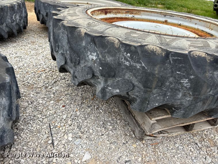 image for item DV4372 Rogator RG 1100B sprayer