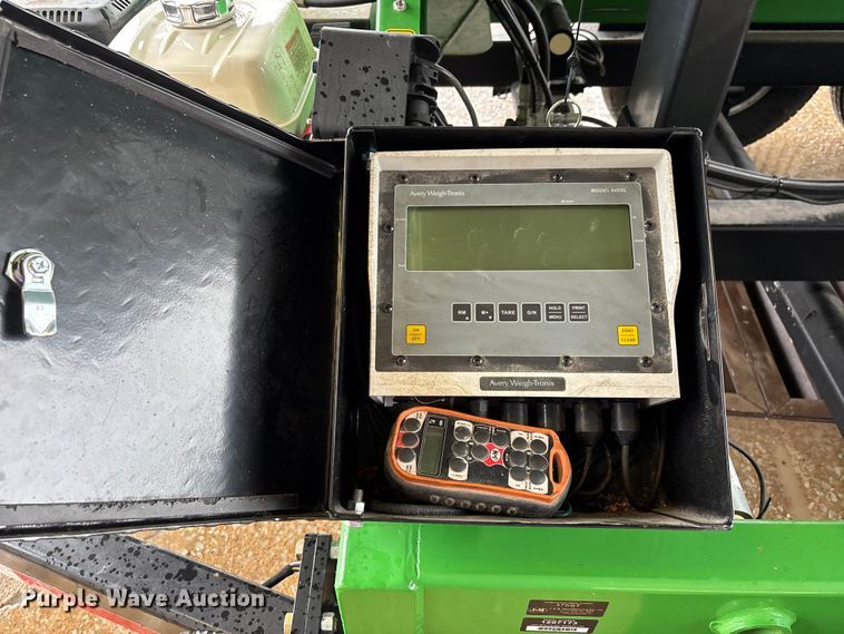 image for item DV4375 2012 J&M Mfg. SpeedTender 375ST seed tender