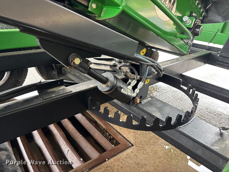 image for item DV4375 2012 J&M Mfg. SpeedTender 375ST seed tender