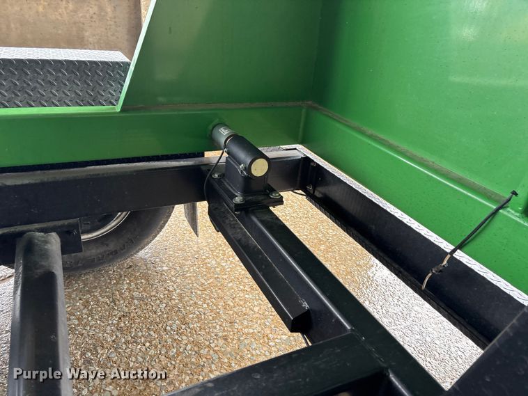 image for item DV4375 2012 J&M Mfg. SpeedTender 375ST seed tender