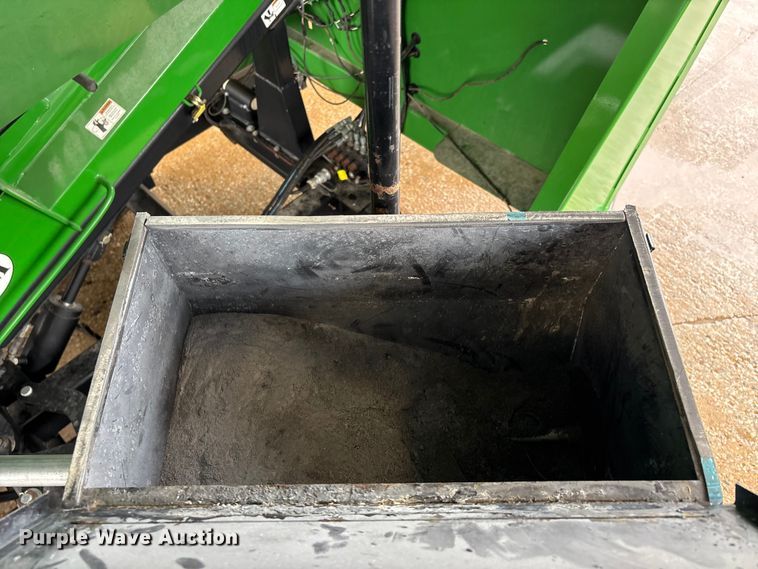 image for item DV4375 2012 J&M Mfg. SpeedTender 375ST seed tender