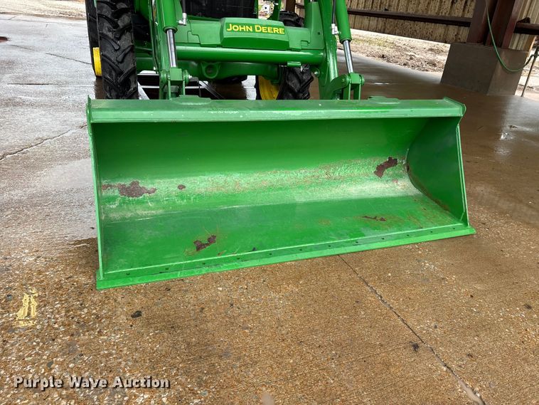 image for item DV4376 2021 John Deere 5075E MFWD tractor