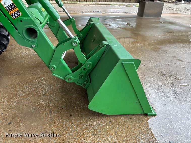 image for item DV4376 2021 John Deere 5075E MFWD tractor