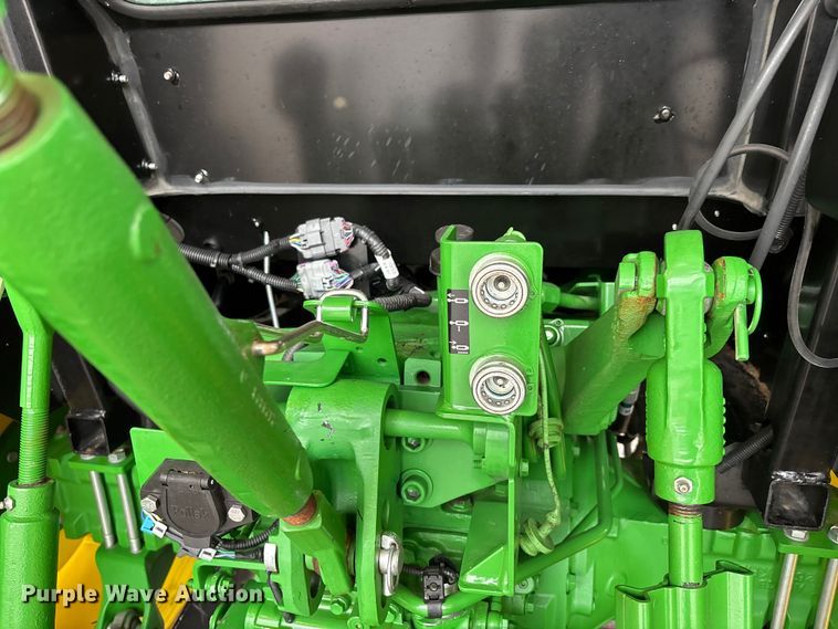 image for item DV4376 2021 John Deere 5075E MFWD tractor