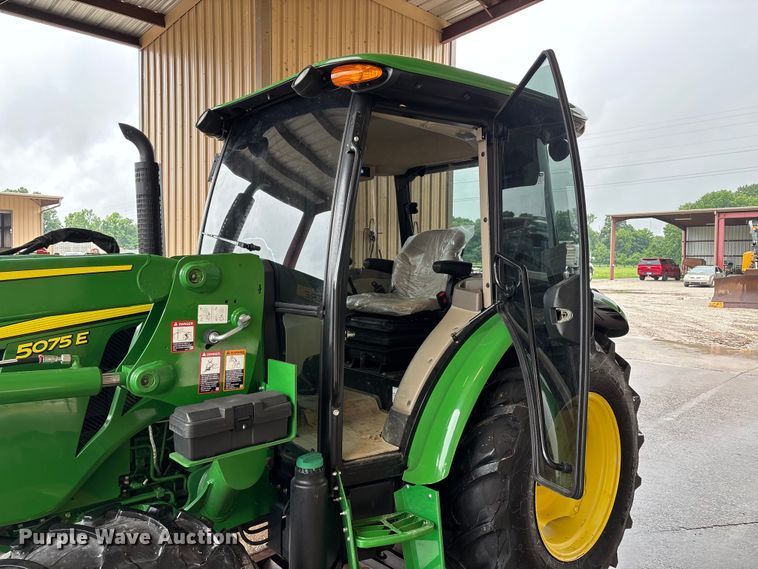 image for item DV4376 2021 John Deere 5075E MFWD tractor