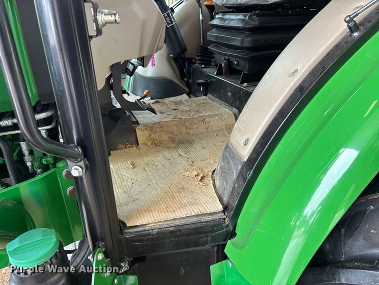image for item DV4376 2021 John Deere 5075E MFWD tractor
