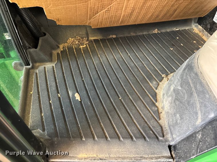 image for item DV4376 2021 John Deere 5075E MFWD tractor
