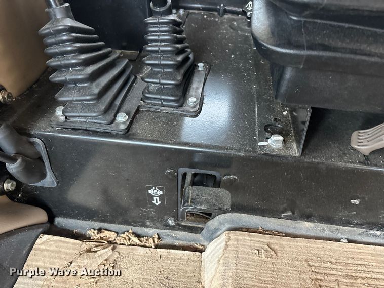 image for item DV4376 2021 John Deere 5075E MFWD tractor