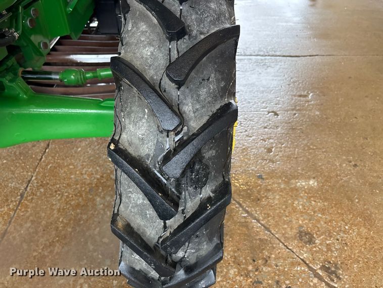 image for item DV4376 2021 John Deere 5075E MFWD tractor