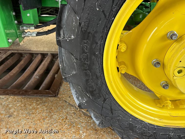 image for item DV4376 2021 John Deere 5075E MFWD tractor