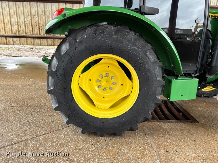image for item DV4376 2021 John Deere 5075E MFWD tractor