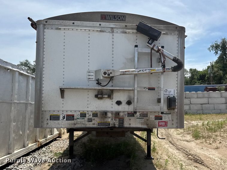 image for item DW6768 2019 Wilson DWH-650 Pacesetter grain trailer