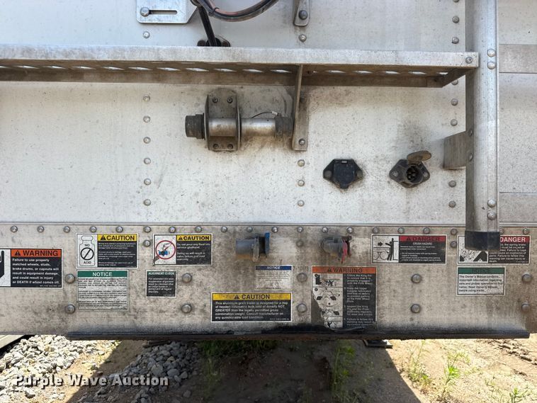 image for item DW6768 2019 Wilson DWH-650 Pacesetter grain trailer