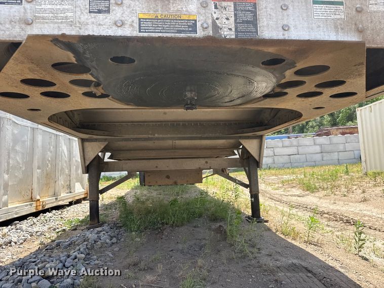 image for item DW6768 2019 Wilson DWH-650 Pacesetter grain trailer