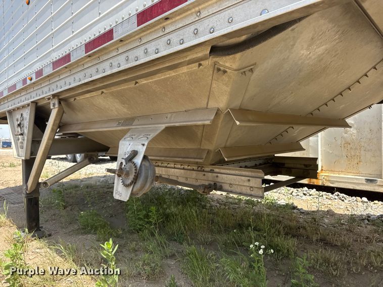 image for item DW6768 2019 Wilson DWH-650 Pacesetter grain trailer