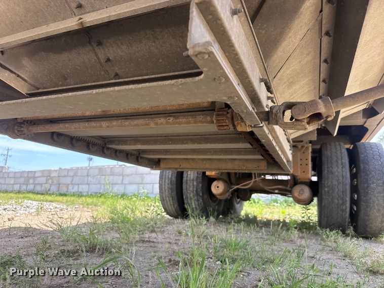 image for item DW6768 2019 Wilson DWH-650 Pacesetter grain trailer