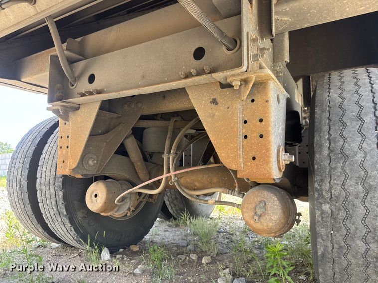 image for item DW6768 2019 Wilson DWH-650 Pacesetter grain trailer