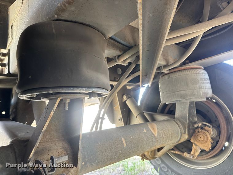 image for item DW6768 2019 Wilson DWH-650 Pacesetter grain trailer