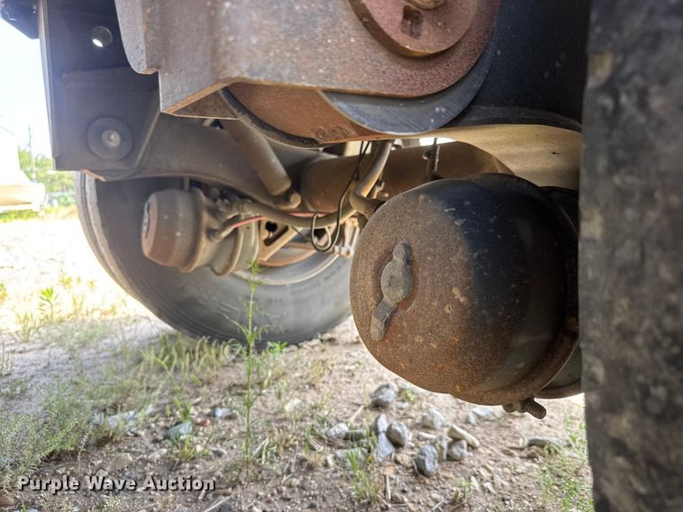 image for item DW6768 2019 Wilson DWH-650 Pacesetter grain trailer