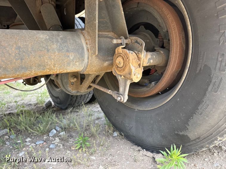 image for item DW6768 2019 Wilson DWH-650 Pacesetter grain trailer
