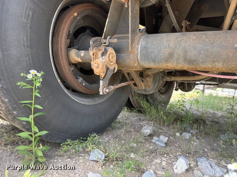 image for item DW6768 2019 Wilson DWH-650 Pacesetter grain trailer
