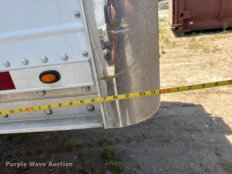 image for item DW6768 2019 Wilson DWH-650 Pacesetter grain trailer
