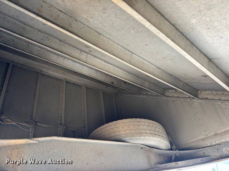 image for item DW6768 2019 Wilson DWH-650 Pacesetter grain trailer