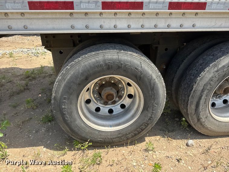 image for item DW6768 2019 Wilson DWH-650 Pacesetter grain trailer