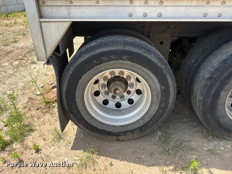 image for item DW6768 2019 Wilson DWH-650 Pacesetter grain trailer