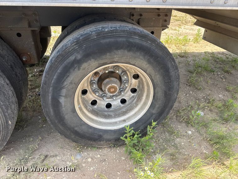 image for item DW6768 2019 Wilson DWH-650 Pacesetter grain trailer