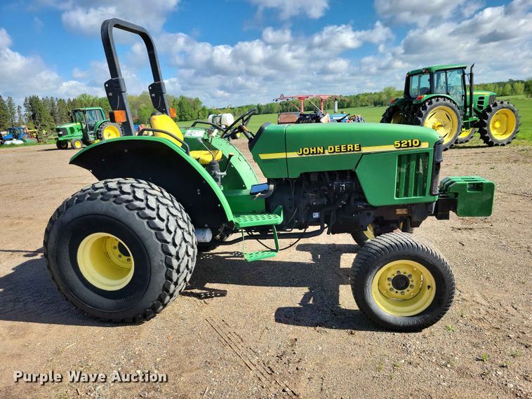 image for item DZ7151 2001 John Deere  5210 tractor