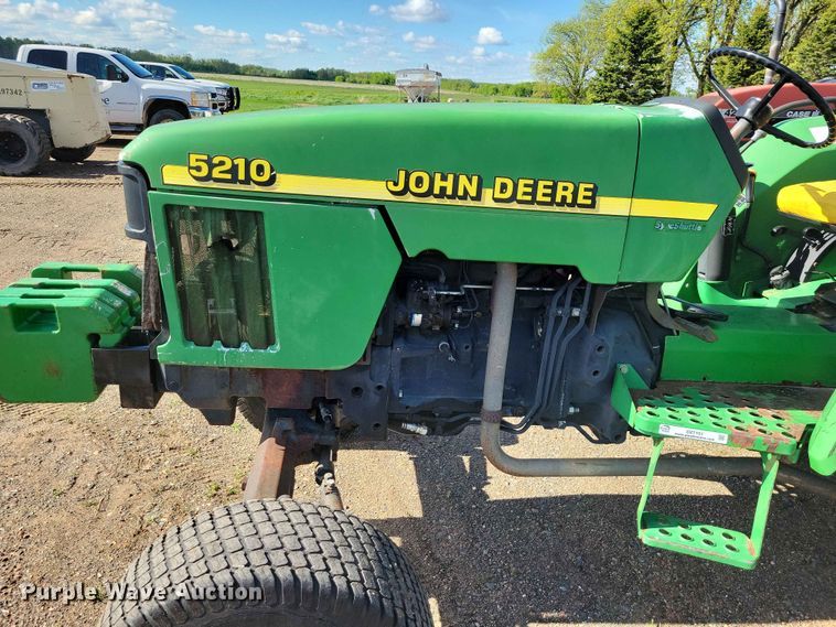 image for item DZ7151 2001 John Deere  5210 tractor