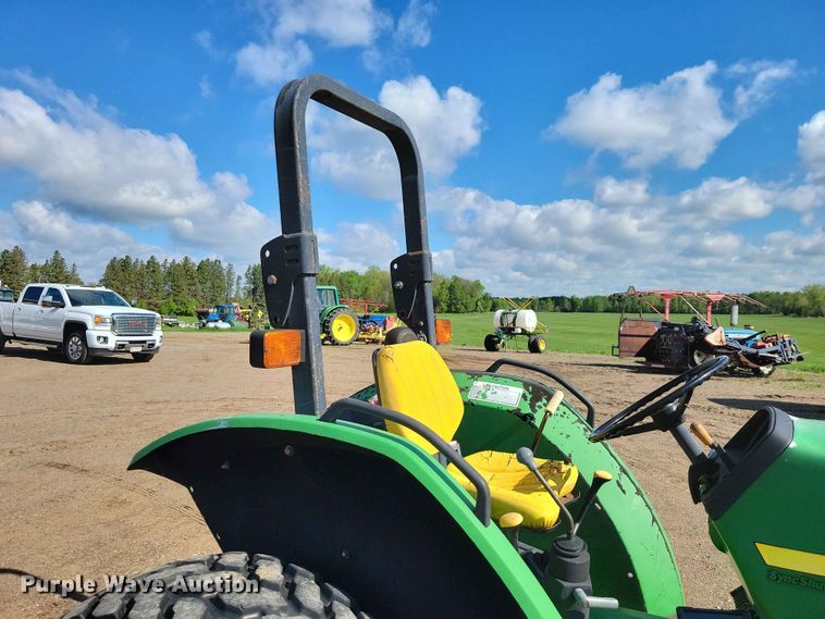 image for item DZ7151 2001 John Deere  5210 tractor