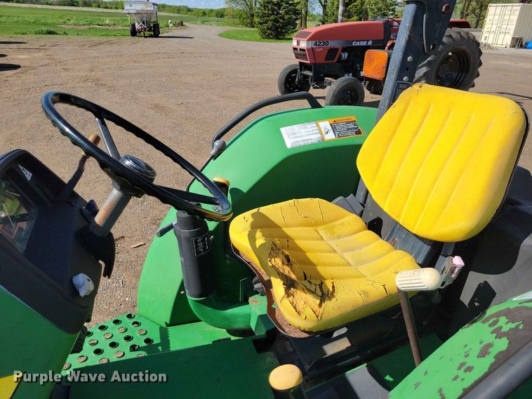 image for item DZ7151 2001 John Deere  5210 tractor