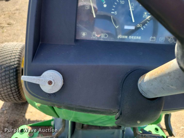 image for item DZ7151 2001 John Deere  5210 tractor