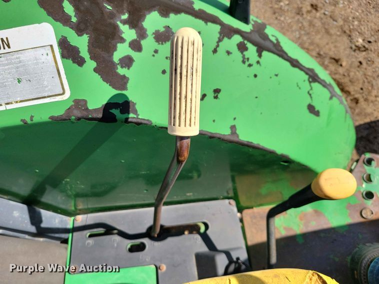 image for item DZ7151 2001 John Deere  5210 tractor