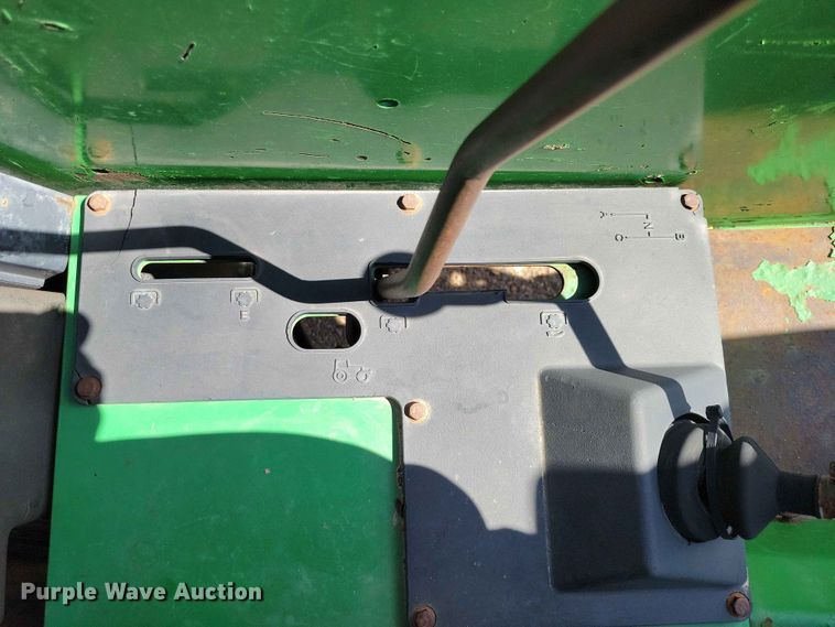 image for item DZ7151 2001 John Deere  5210 tractor
