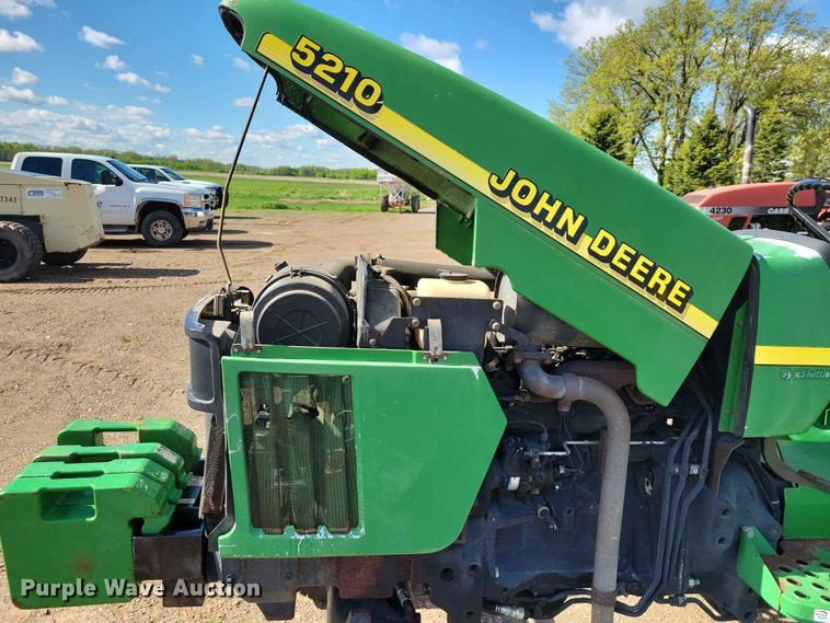 image for item DZ7151 2001 John Deere  5210 tractor