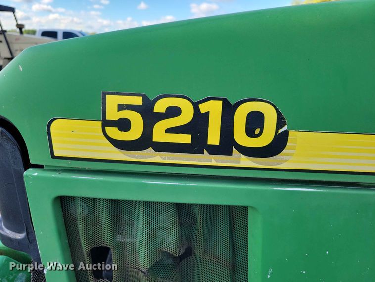 image for item DZ7151 2001 John Deere  5210 tractor