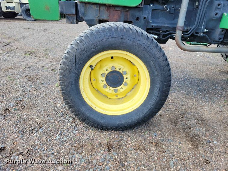 image for item DZ7151 2001 John Deere  5210 tractor